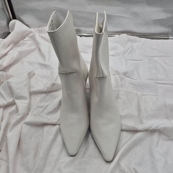 NEW Vince Camuto Quindele pointed-toe leather ankle boots white size 7.5 M - Picture 3 of 6